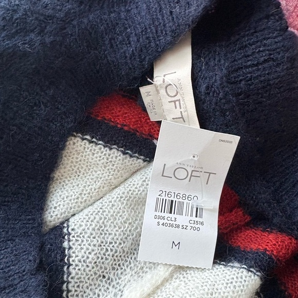 LOFT Crew Neck Striped Sweater Size Medium NEW - Picture 3 of 5